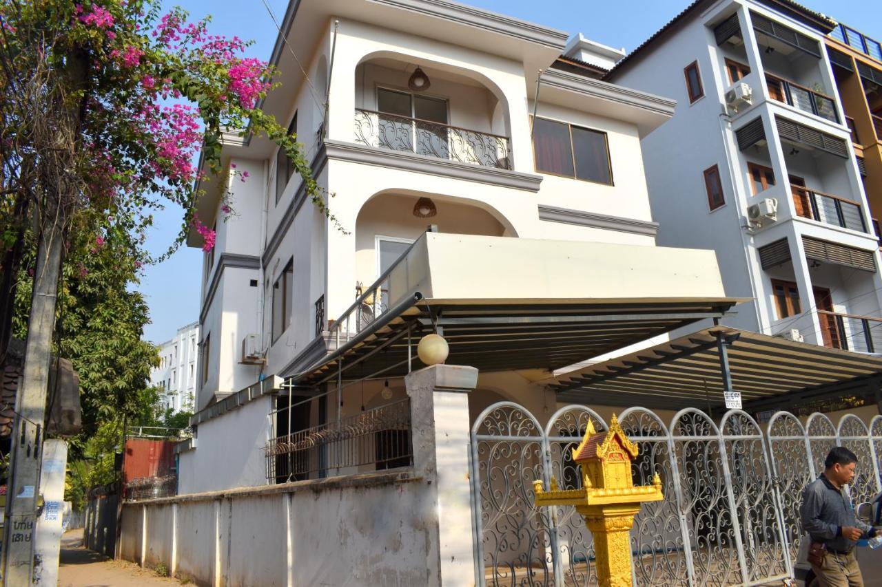 Violet Villa And Restro Siem Reap Luaran gambar